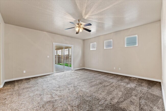 Building Photo - 115 W Lava Falls Dr