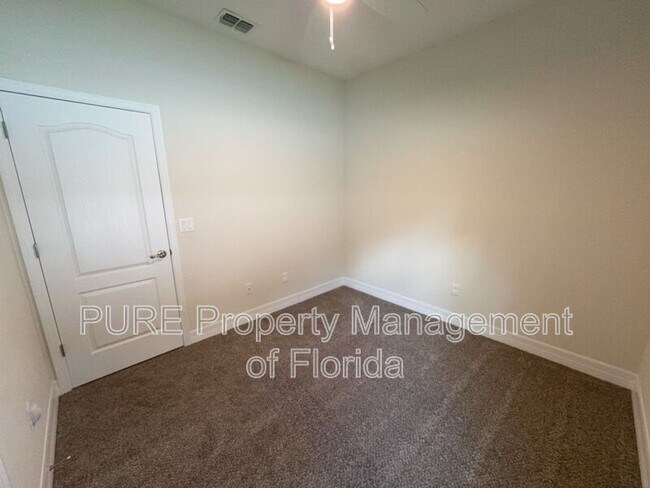 Building Photo - 13831 SW 33rd Terrace
