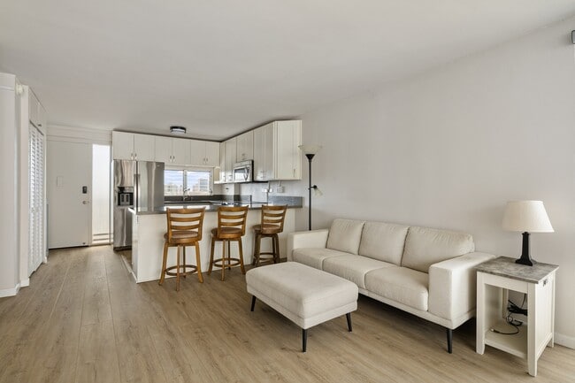 Building Photo - High floor, corner unit at Makiki Towers. Partially furnished, renovated 2-bedroom, 1.5 bathroom ...