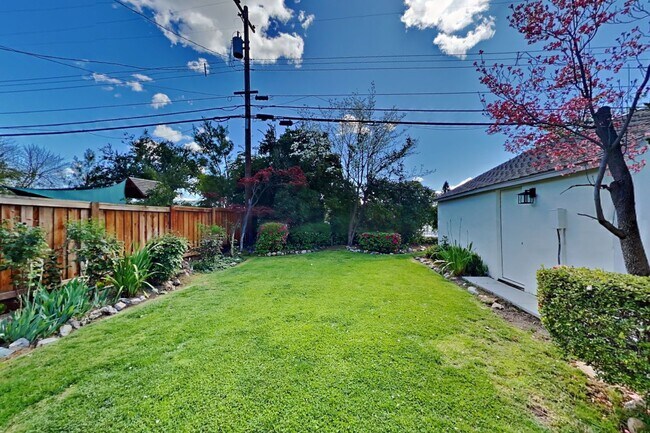 Building Photo - Charming Land Park Cottage – A Hidden Gem in the Heart of the City