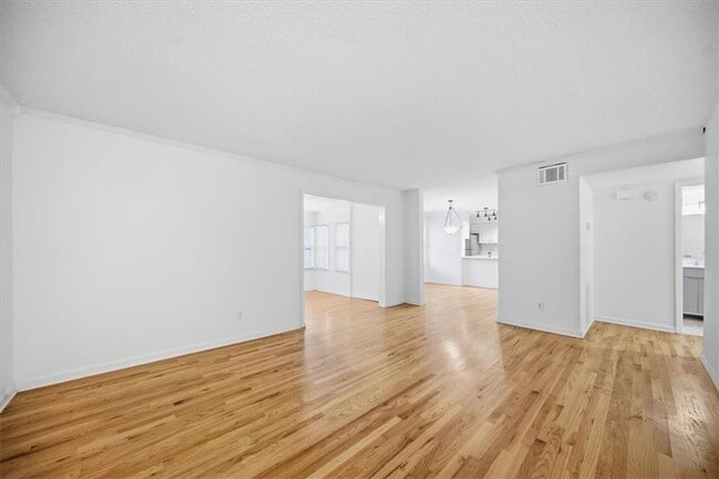 Building Photo - 26 Arpege Way NW