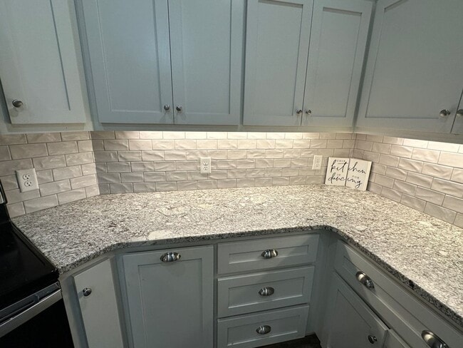 Building Photo - Charming 3-Bedroom Home Near Moody AFB with Modern Amenities and Fenced Backyard