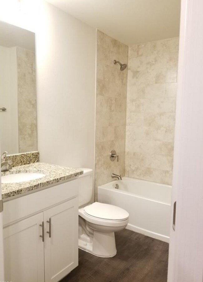 Building Photo - AVAILABLE NOW! NW CAPE CORAL - 3 Bedrooms - 2 Bathrooms - 2 Car Garage