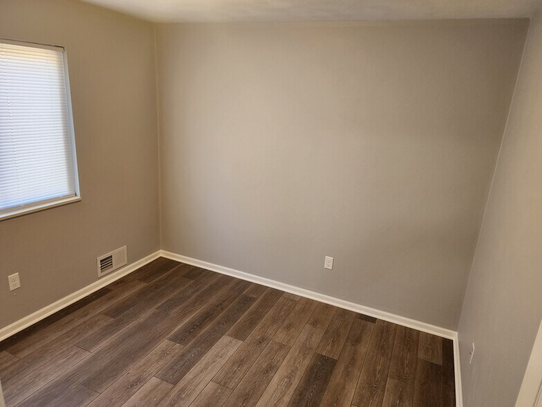 Building Photo - 5597 Andrews Dr