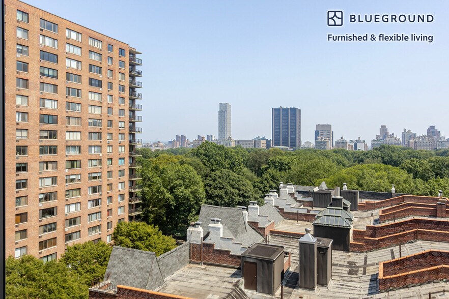 Building Photo - 50 W 97th St
