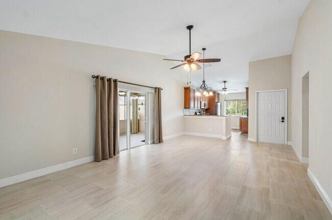 Building Photo - 188 Moccasin Trail N