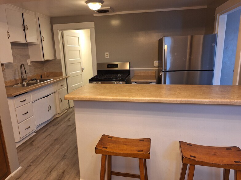 Kitchen - 820 Beryl St
