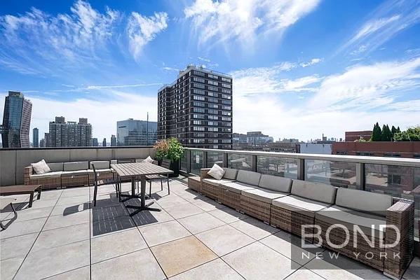 Building Photo - 237 E 34th St