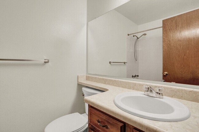 Building Photo - 6376 Chantilly Pl