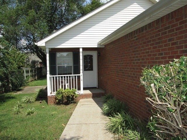 Building Photo - 610 Freedom Ct