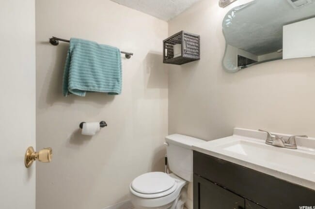 Building Photo - 5579 Deerbrush Cir