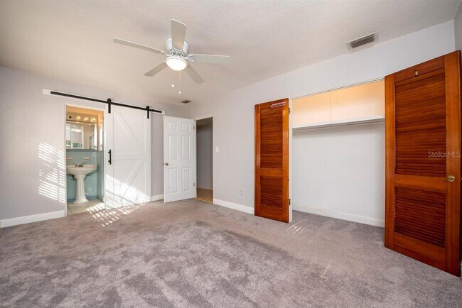 Building Photo - 640 Roberta Ave