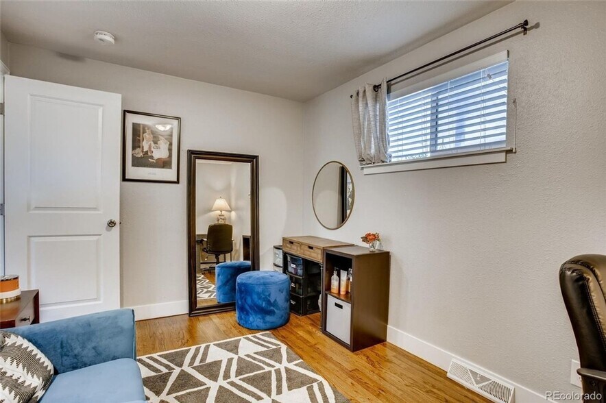 Building Photo - 4415 W Tennessee Ave