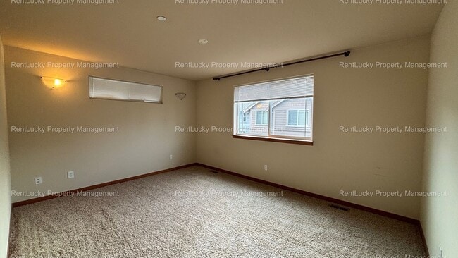 Building Photo - Beautifully Updated 3-Bedroom Home in Lynnwood – Convenient & Move-In Ready!