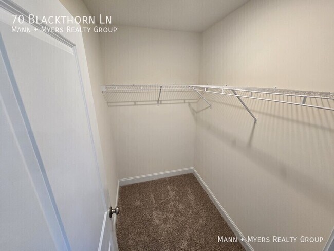 Building Photo - 70 Blackthorn Ln