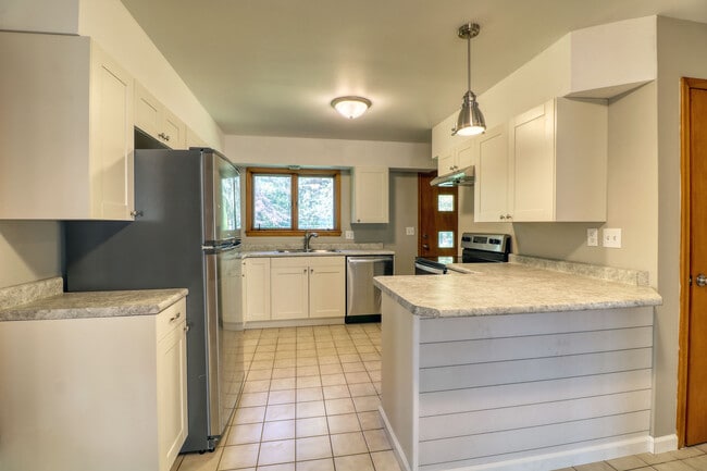 Building Photo - 1817 14th St S