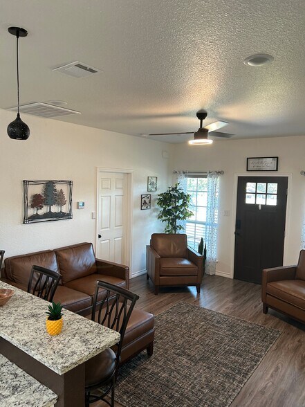 Building Photo - 1300 Phoenix Ct