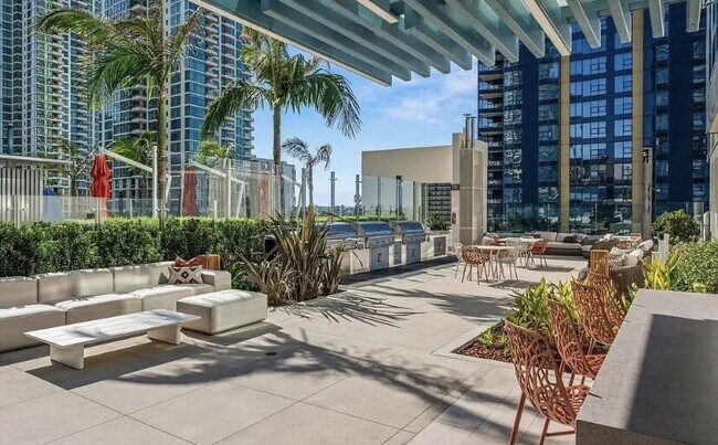 Building Photo - Panoramic Bayfront Luxury Living in the Heart of Little Italy