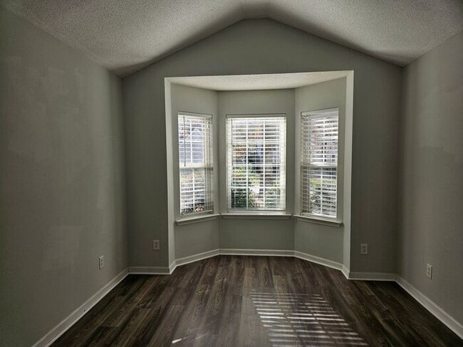 Building Photo - The Oaks at Lake Carolina