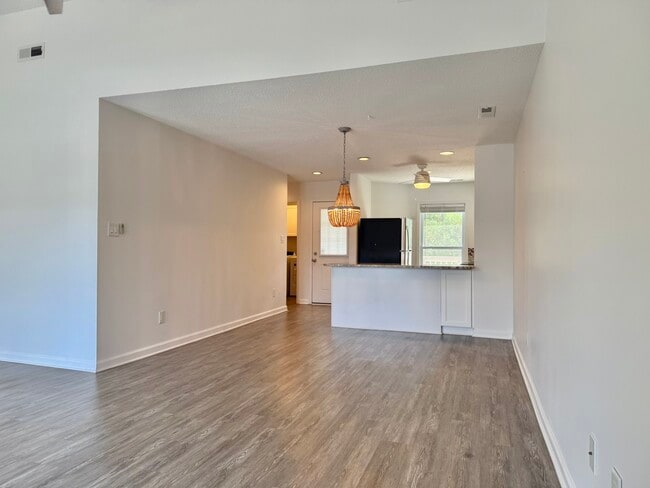 Building Photo - 7162 Windward Dr