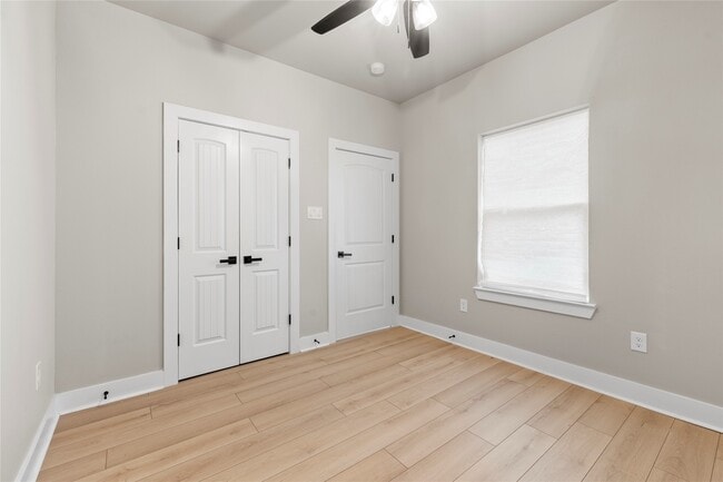 Building Photo - 2406 Truxillo St