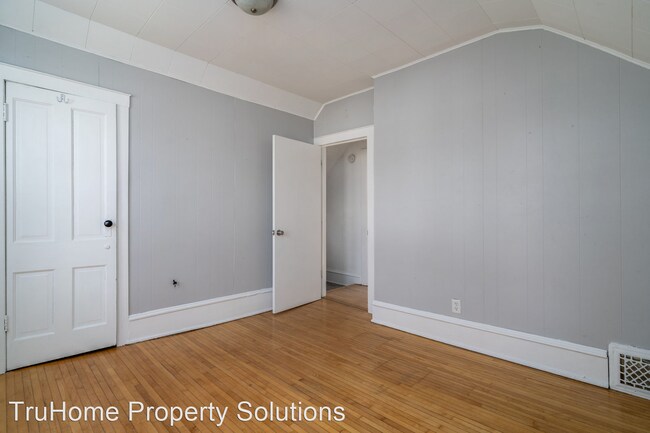 Building Photo - 2 br, 2 bath House - 1015 2nd Ave N