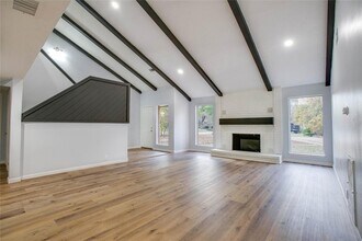 Building Photo - 605 Jeff Davis Ct