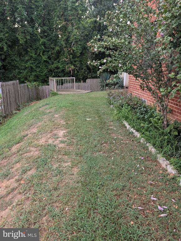Building Photo - 2323 Gaylord Dr