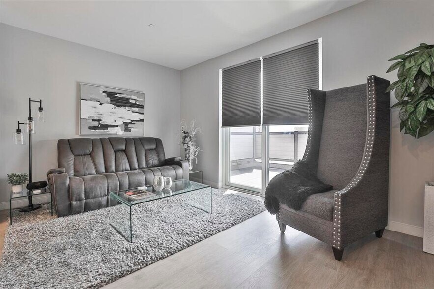 Building Photo - 18 Artisan Dr
