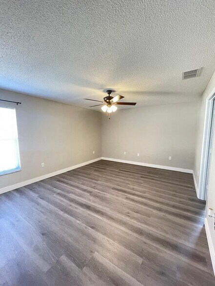 Master BR - 5306 Keely Ct