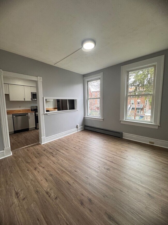 Building Photo - 160 N Miller St