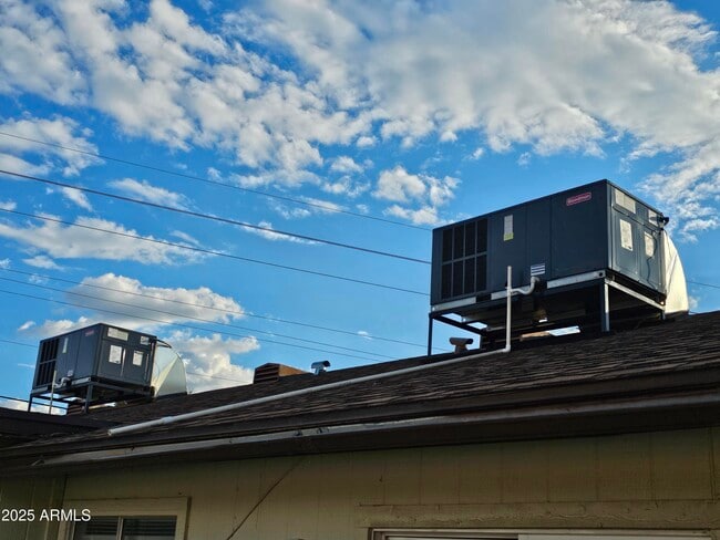 Building Photo - 4845 E Caballero Cir