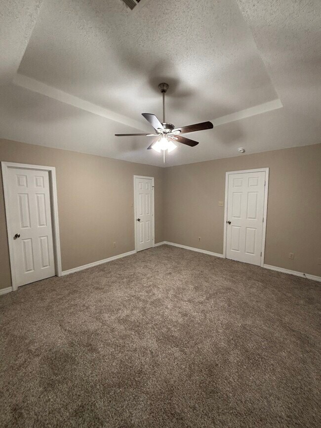 Building Photo - 12 Tripp St