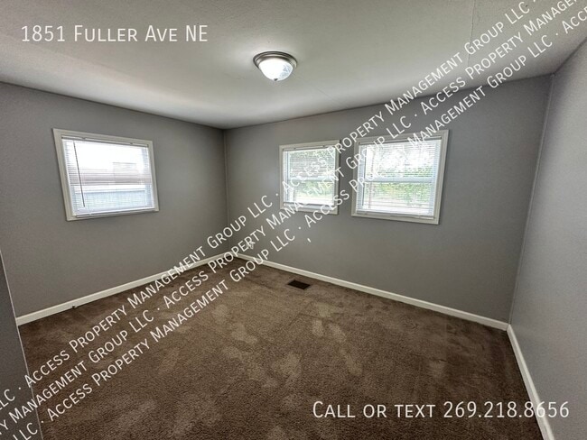 Building Photo - 1851 Fuller Ave NE