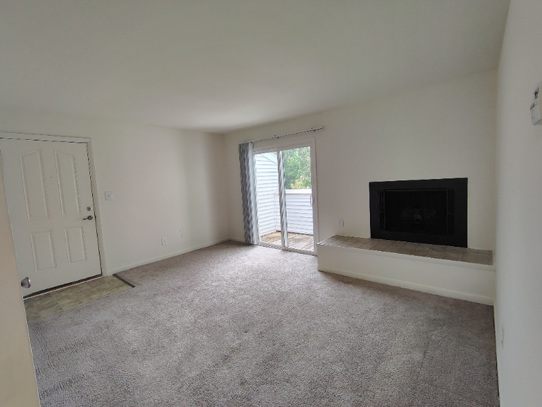 Primary Photo - 600 Reusens Rd