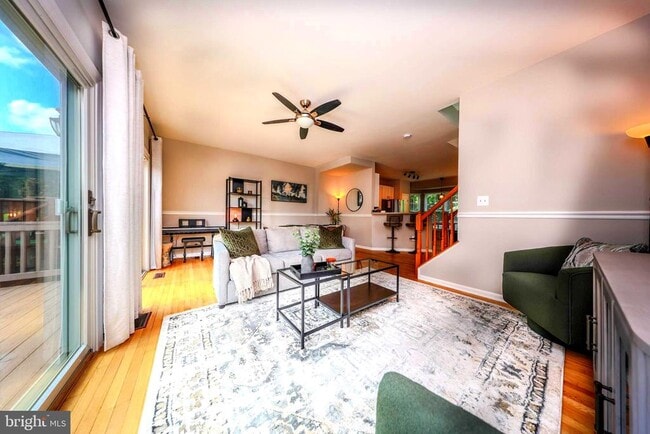 Building Photo - 11585 Nellings Pl
