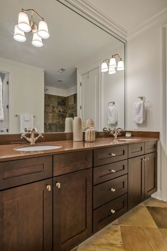 Building Photo - 1127 Glendale Ln