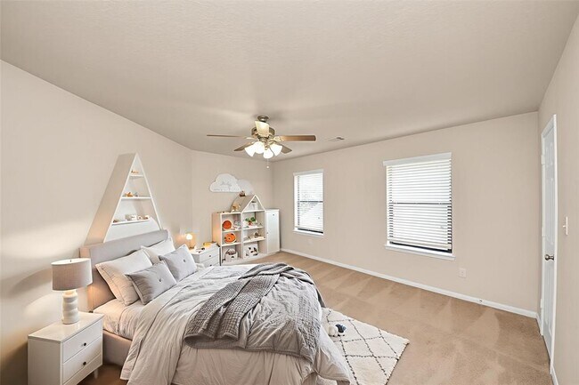 Building Photo - 5038 Gold Haven Dr