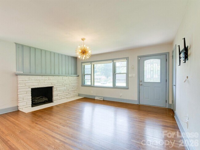 Building Photo - 3921 Sheffield Dr