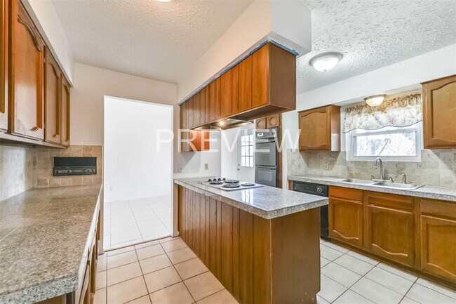 Building Photo - 22606 Poppyfield Dr