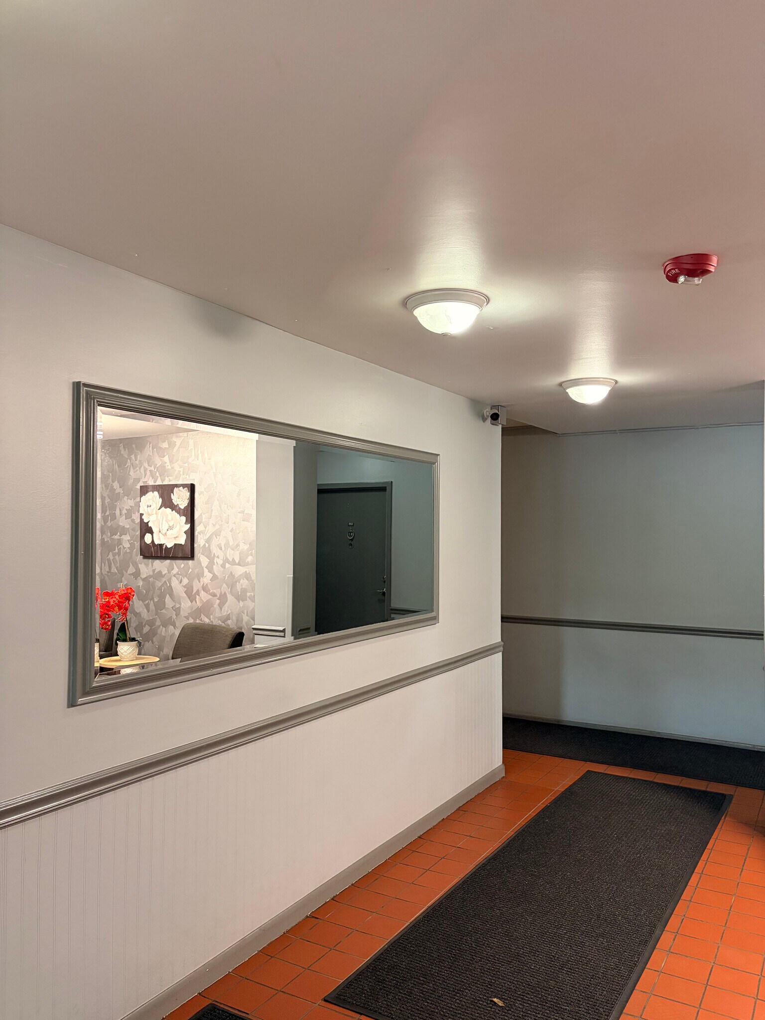 Building Photo - 2600 Brookwood Way Dr