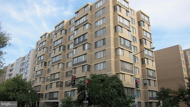 Building Photo - 2030 F St NW