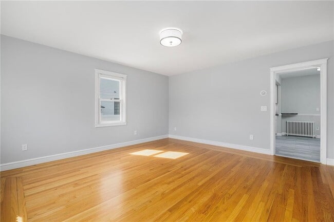 Building Photo - 5 Holten Ave