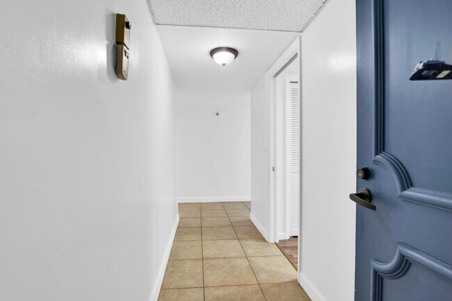 Building Photo - 859 Jeffery St