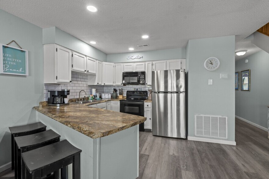 Building Photo - 1630 Scenic Gulf Dr