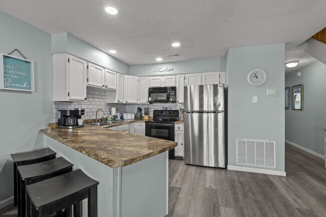 Building Photo - 1630 Hwy 2378