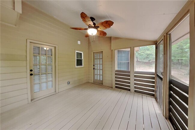 Building Photo - 1463 Shadowrock Heights