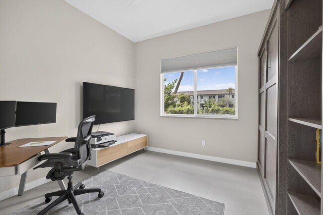 Building Photo - 1431 Pioneer Way