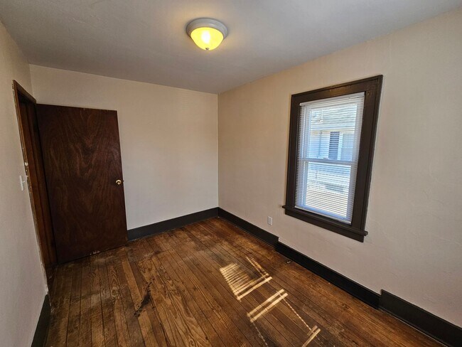 Building Photo - 3022 Hartzer St