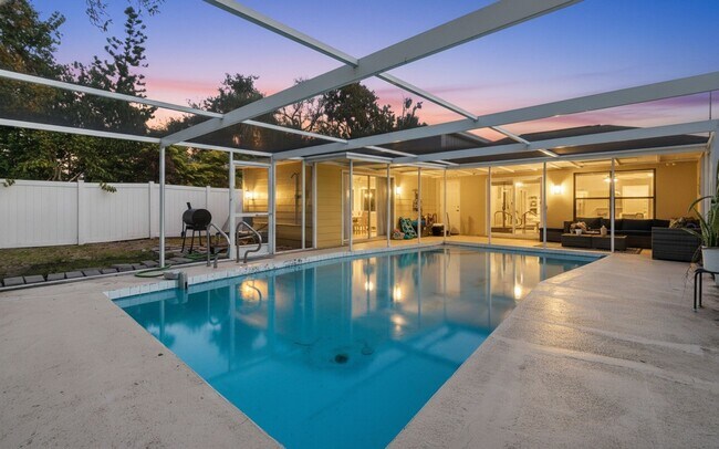 Building Photo - Charming Sarasota Retreat –4-Bedroom/3-Bathroom Modern Pool Home Near Everything!